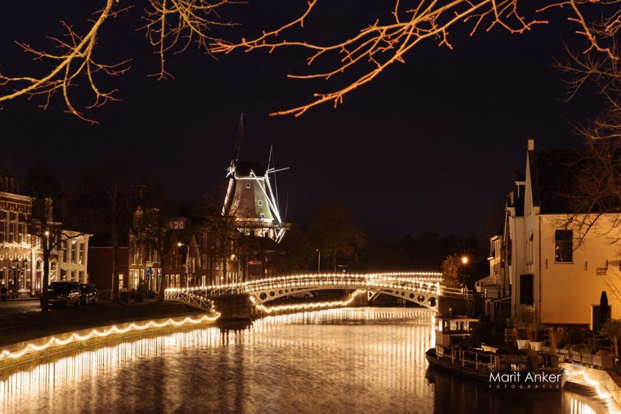 Pod Hotelkamer Aan Het Water Dokkum Exterior photo